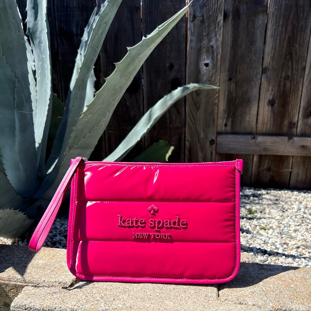 💕 NWOT KATE SPADE ELLA WRISTLET 💕